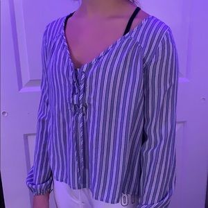 cute blouse!! blue & white